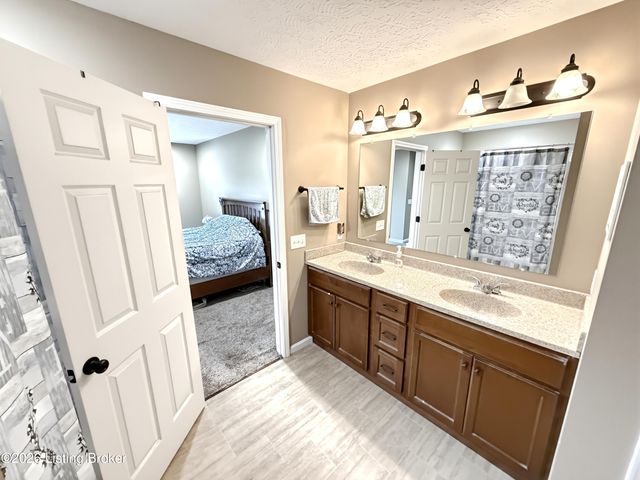 178 Casablanca Ct, Cecilia, KY 42724