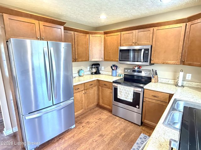 178 Casablanca Ct, Cecilia, KY 42724