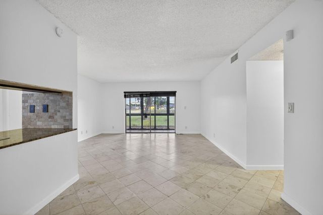 3041 N Oakland Forest Drive 103, Oakland Park, FL 33309