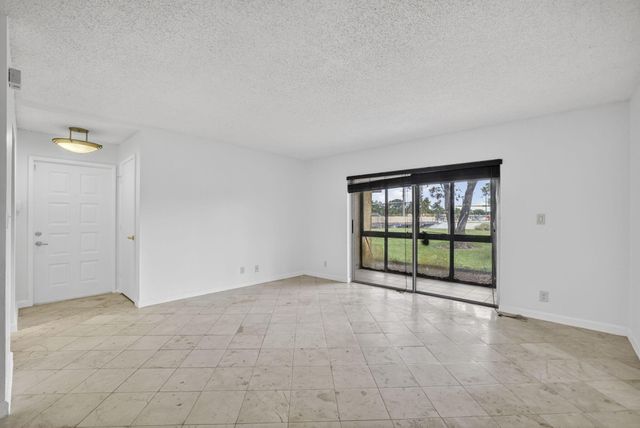 3041 N Oakland Forest Drive 103, Oakland Park, FL 33309