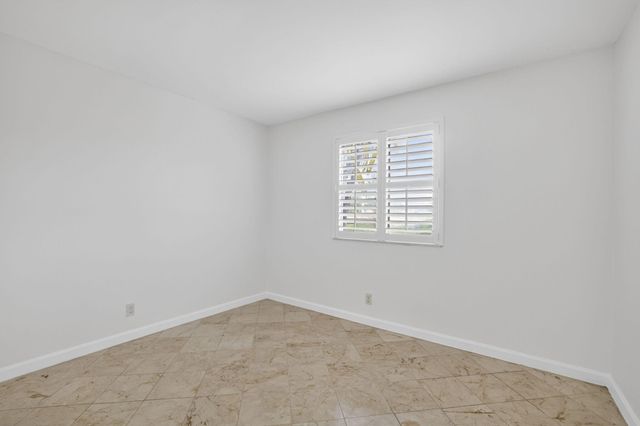 3041 N Oakland Forest Drive 103, Oakland Park, FL 33309