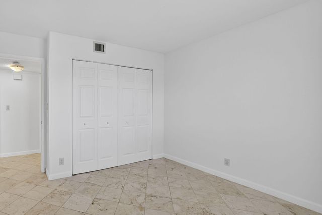 3041 N Oakland Forest Drive 103, Oakland Park, FL 33309