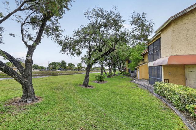 3041 N Oakland Forest Drive 103, Oakland Park, FL 33309