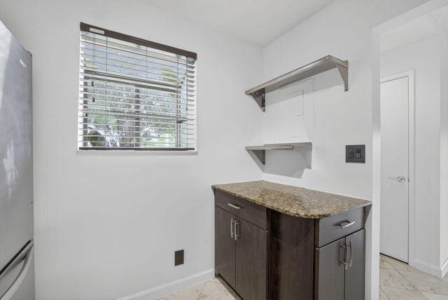 3041 N Oakland Forest Drive 103, Oakland Park, FL 33309