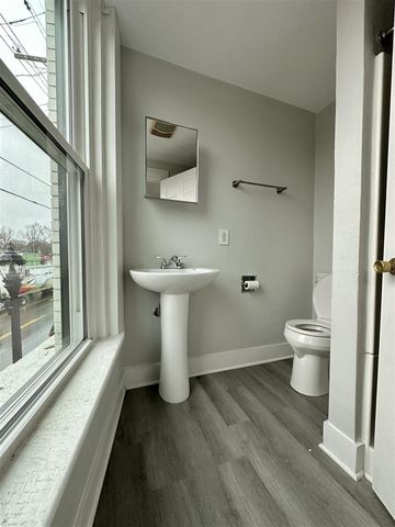 1336 Portage Street, Kalamazoo, MI 49001