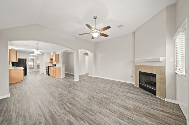 4035 E Teal Estates Circle, Fresno, TX 77545