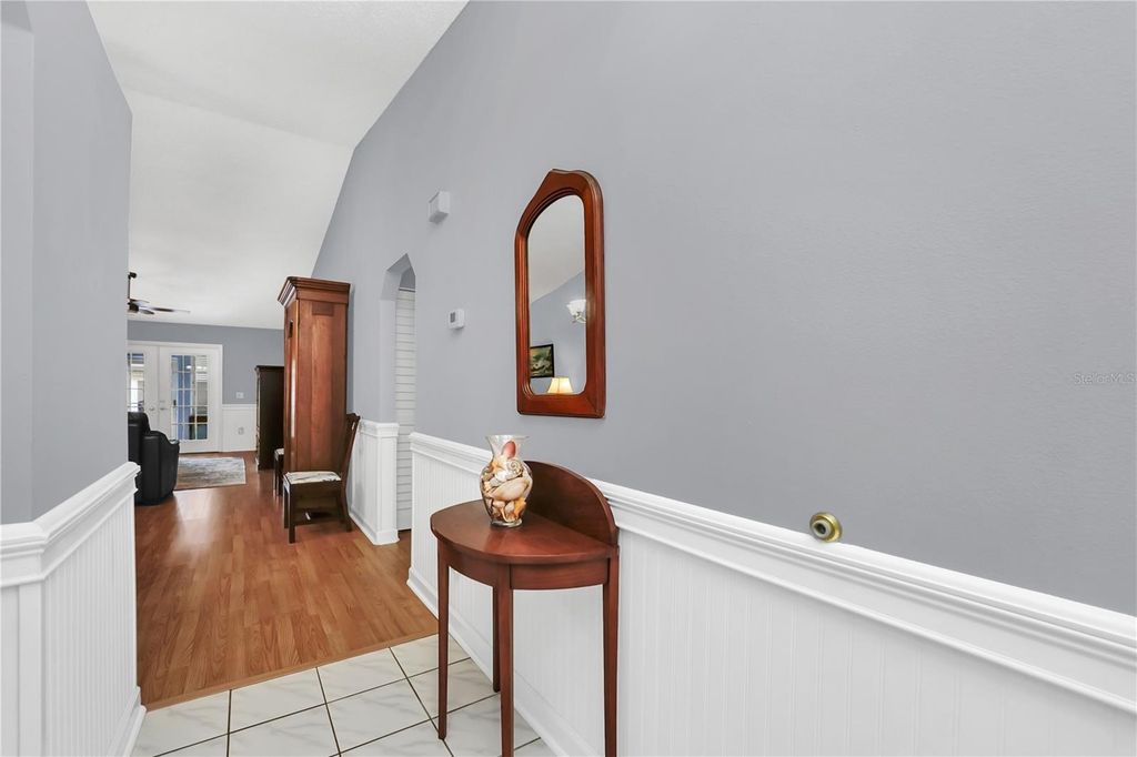 Image 3 of property listing at 909 ILLINOIS AVENUE, St Cloud, FL 34769