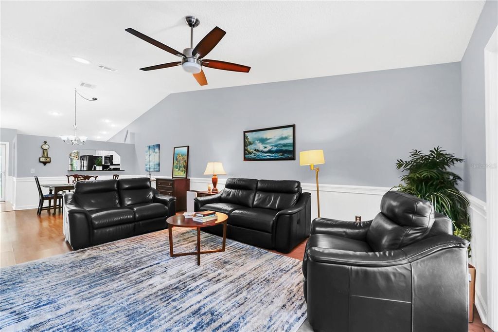 Image 9 of property listing at 909 ILLINOIS AVENUE, St Cloud, FL 34769