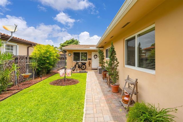247 NW 51st Ave, Miami, FL 33126