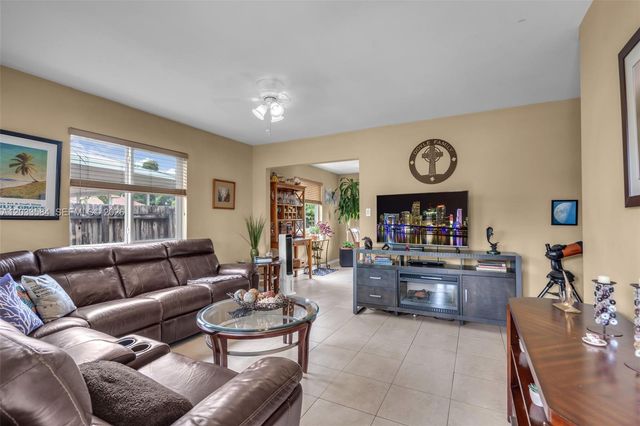 247 NW 51st Ave, Miami, FL 33126