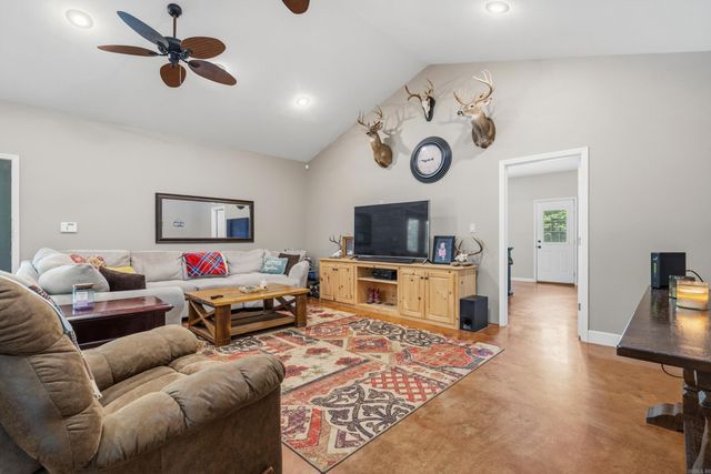 43 Tracelwood Drive, Arkadelphia, AR 71923
