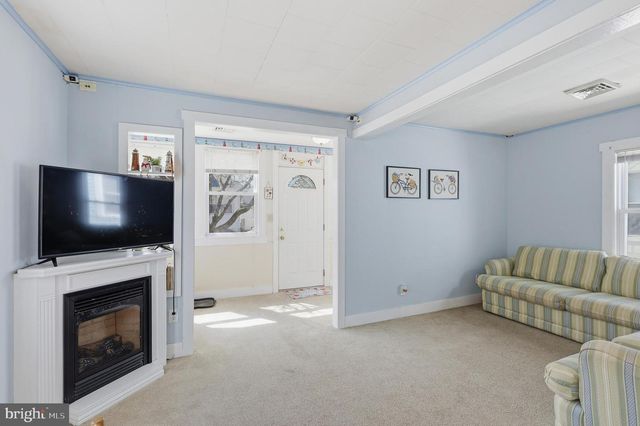 313 W JUNIPER AVE, Wildwood, NJ 08260