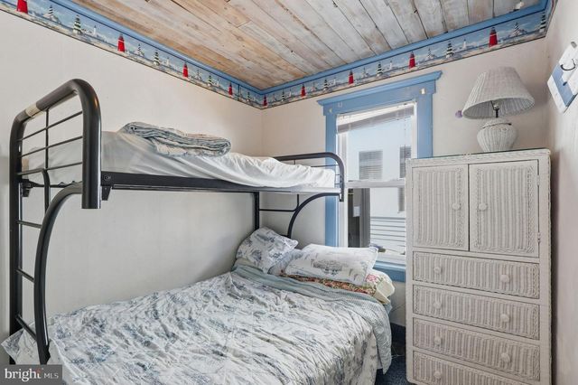 313 W JUNIPER AVE, Wildwood, NJ 08260