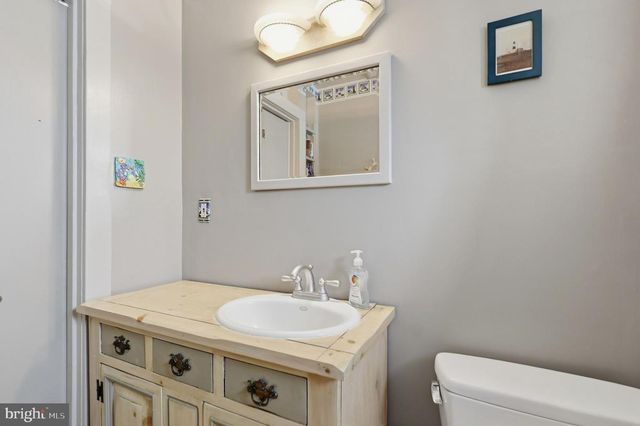 313 W JUNIPER AVE, Wildwood, NJ 08260