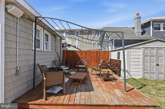 313 W JUNIPER AVE, Wildwood, NJ 08260