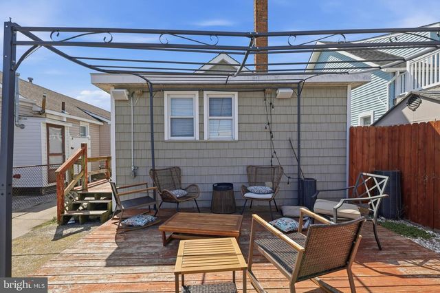 313 W JUNIPER AVE, Wildwood, NJ 08260