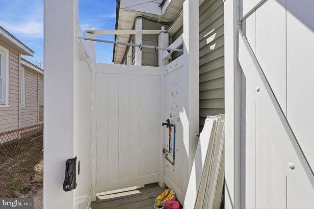 313 W JUNIPER AVE, Wildwood, NJ 08260