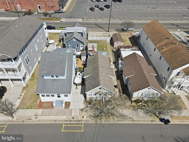 313 W JUNIPER AVE, Wildwood, NJ 08260