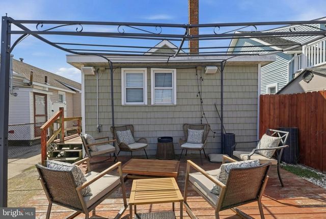 313 W JUNIPER AVE, Wildwood, NJ 08260