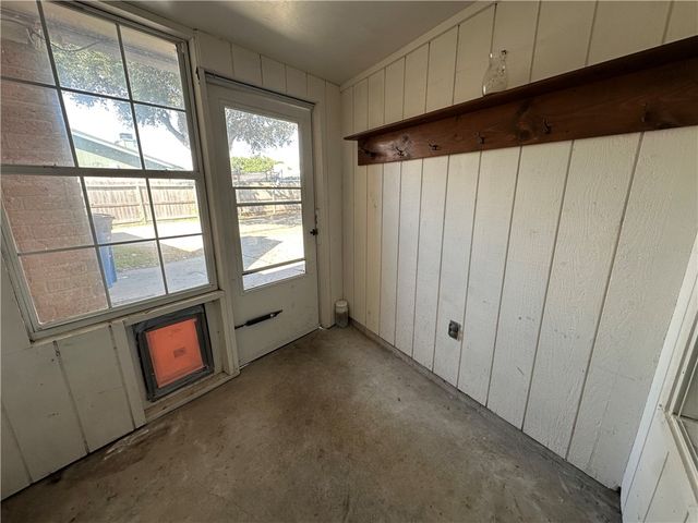 1506 Briar St, Portland, TX 78374