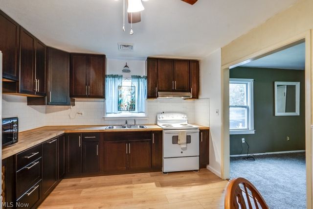 8764 Ravenna Road, Chardon, OH 44024
