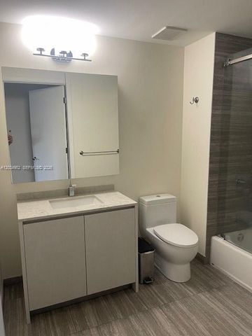 1010 Brickell Ave 3810, Miami, FL 33131