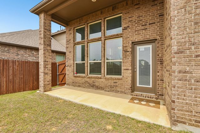 9808 Fall Brook Drive, Aubrey, TX 76227