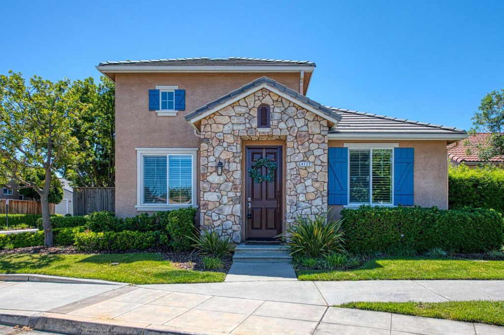 Image 1 of property listing at 4122 Heritage Avenue, Clovis, CA 93619