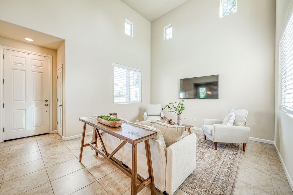 Image 5 of property listing at 4122 Heritage Avenue, Clovis, CA 93619