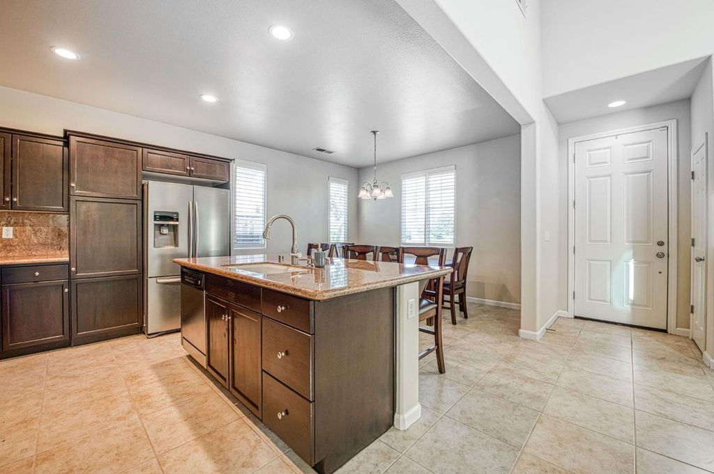 Image 9 of property listing at 4122 Heritage Avenue, Clovis, CA 93619