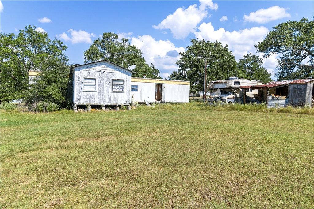 109 Mohawk Trail, Somerville, TX 77879 — photo 5