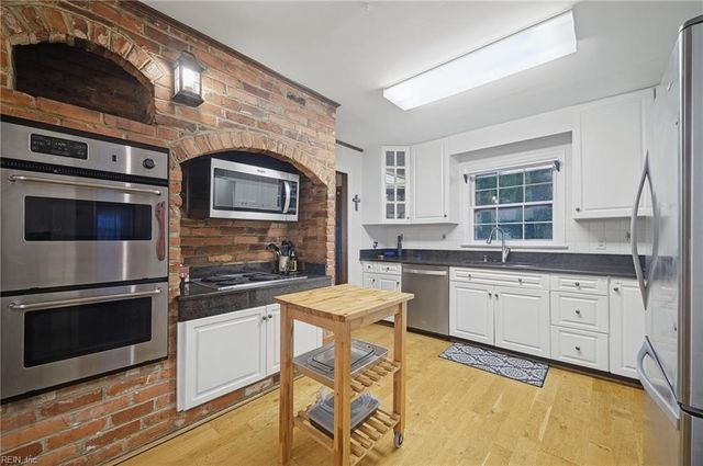 533 Heather DR, Virginia Beach, VA 23462