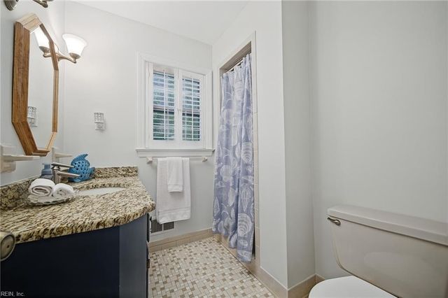 533 Heather DR, Virginia Beach, VA 23462