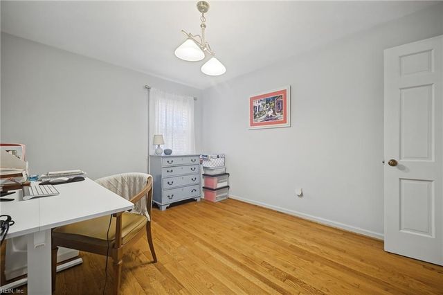 533 Heather DR, Virginia Beach, VA 23462