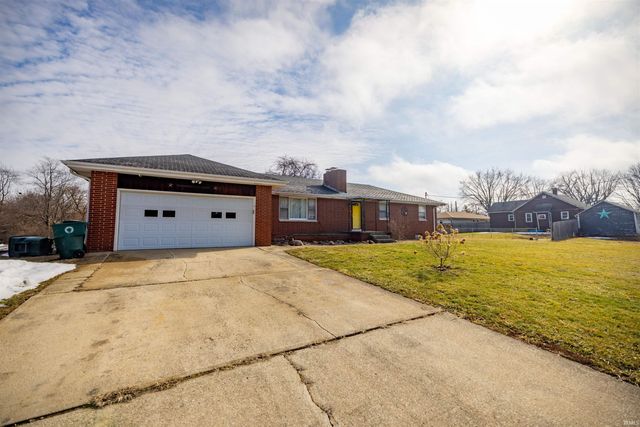 1204 E 26th Street, Muncie, IN 47302