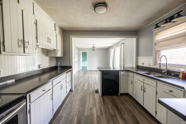 1204 E 26th Street, Muncie, IN 47302