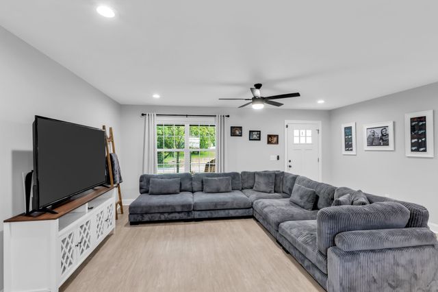 203 Martha St, Shelbyville, TN 37160