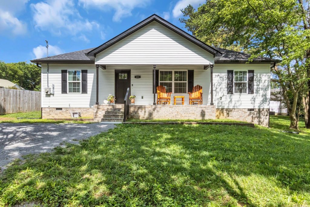 203 Martha St, Shelbyville, TN 37160