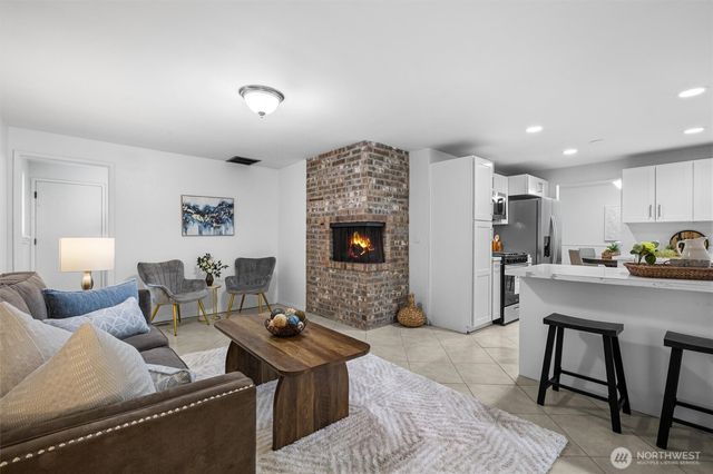 7624 141st Avenue NE, Redmond, WA 98052