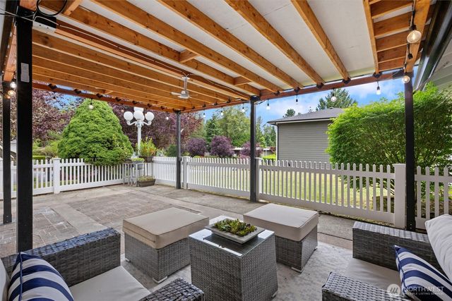 7624 141st Avenue NE, Redmond, WA 98052