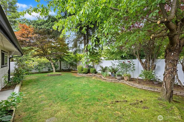 7624 141st Avenue NE, Redmond, WA 98052