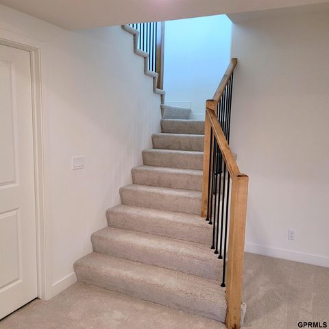 10812 S 219th Avenue, Gretna, NE 68028