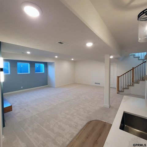 10812 S 219th Avenue, Gretna, NE 68028
