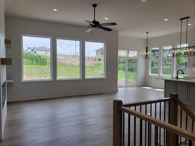 10812 S 219th Avenue, Gretna, NE 68028
