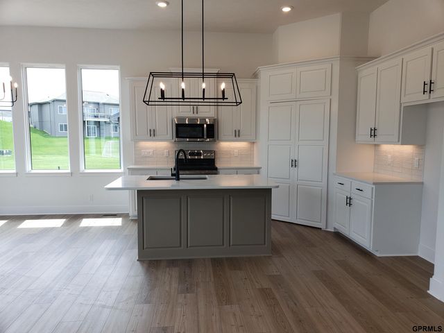 10812 S 219th Avenue, Gretna, NE 68028