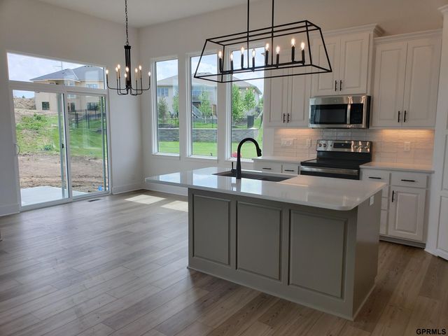10812 S 219th Avenue, Gretna, NE 68028