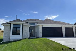 10812 S 219th Avenue, Gretna, NE 68028