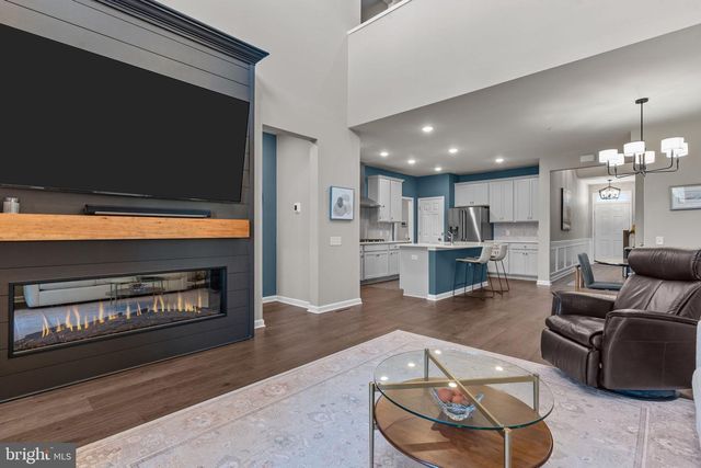 4008 MARQUIS LN, Jamison, PA 18929