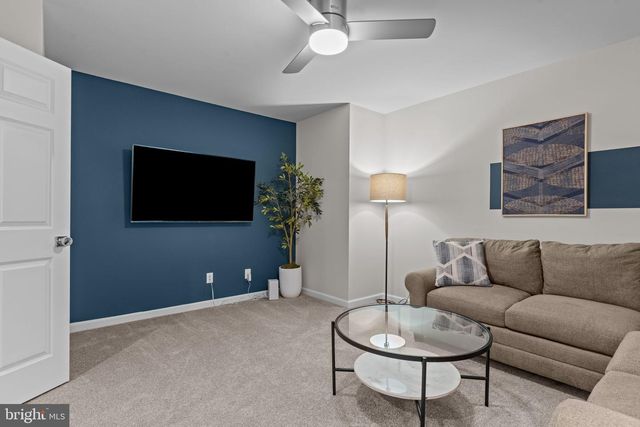 4008 MARQUIS LN, Jamison, PA 18929