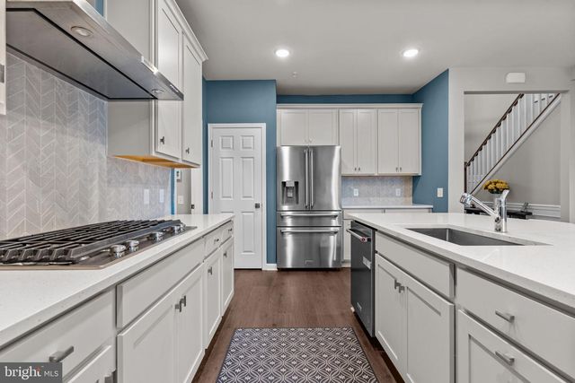 4008 MARQUIS LN, Jamison, PA 18929